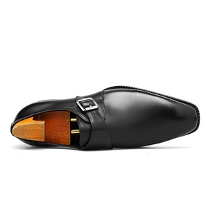 รองเท้าหนังผู้ชายสไตล์คลาสสิกประดับโลหะสุดหรูสำหรับธุรกิจ ปี 2025 รองเท้าทางการสไตล์อิตาลีสำหรับสุภาพบุรุษ - Product Image 5