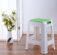 Taburete Plegable Portátil de Plástico PP con Asa Antideslizante, Apilable y Multiusos para Dormitorio, Baño, Cocina, Hogar, Escuela y Uso en Exteriores