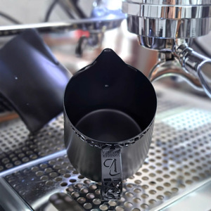 Tazza VanseerBarista Hollow Versione Competitiva VB650, Design Moderno e Minimalista per <span class=keywords><strong>Latte</strong></span> Art, in Acciaio Inox 304, per Montare il <span class=keywords><strong>Latte</strong></span>, Uso Commerciale - Product Image 3