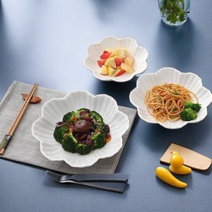 Assiette à dessert en <span class=keywords><strong>porcelaine</strong></span> d'hôtel avec logo personnalisable, design <span class=keywords><strong>moderne</strong></span> et simple, forme irrégulière, <span class=keywords><strong>vaisselle</strong></span> pour la maison et l'hôtel - Product Image 4