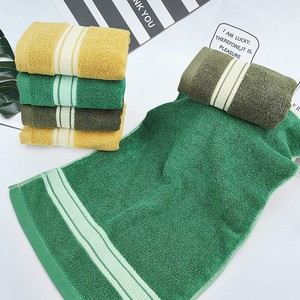 Serviettes en coton pur 33x74cm avec logo brodé personnalisable pour usage promotionnel - Product Image 2