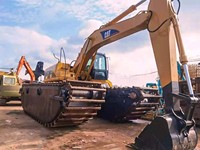 Excavadora Anfibia Usada CAT 320C con Pontón Flotante para Dragado de Ríos y Recuperación de Terrenos Pantanosos