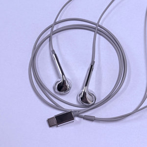 Audífonos Intrauditivos con Cable Tipo C, Plateados, Cromados, Metálicos - Product Image 2