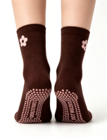 Chaussettes de yoga en coton pour femmes, antidérapantes, de qualité supérieure, à rayures, rouge vin avec fleur brodée rose