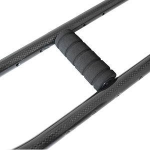 Aide à la marche en fibre <span class=keywords><strong>de</strong></span> carbone véritable 3K personnalisée OEM, dispositif d'assistance à la marche haute résistance pour <span class=keywords><strong>béquilles</strong></span> en fibre <span class=keywords><strong>de</strong></span> carbone - Product Image 5