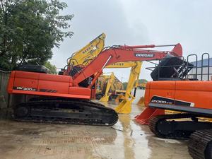 Excavadora de Ruedas Usada Doosan DX300LCA DX150/DX140W Modelo 2022, Motor Kobelco, Peso Operativo de 30 Toneladas, Capacidad de Cucharón de 0.32m - Product Image 3