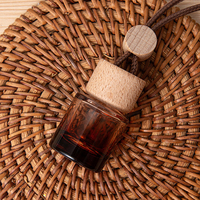 Diffuseur d'arômes pour voiture en forme de cylindre, dégradé ambre, 8 ml, couleur café, flacon de parfum suspendu pour voiture avec couvercle en bois