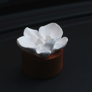 Ambientador de yeso aromático de cerámica perfumado a base de madera, difusor de aceite esencial de fragancia para el hogar con flor de Orquídea de porcelana - Product Image 4