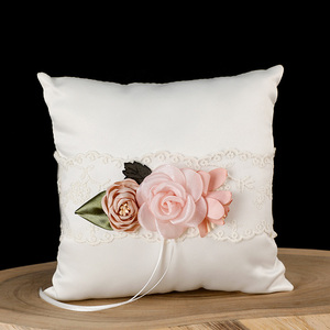 Hermosos regalos de boda para pareja Aniversario Compromiso Día de San Valentín Lazo Almohada cuadrada para caja de anillo de bodas - Product Image 2