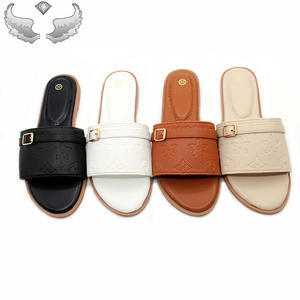 Fabricantes de Mujeres de comercio exterior de moda y alta calidad al por mayor nuevos zapatos de mujer y zapatillas de mujer ligeras - Product Image 1