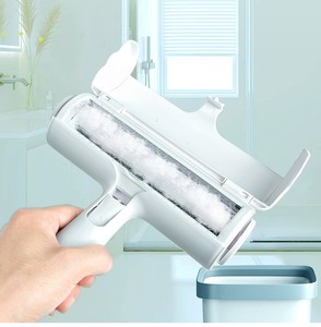 Spazzola per Rimozione Peli Statica Personalizzabile per Animali Domestici - Strumento Portatile in ABS per Pulizia Pelo di Cani e Gatti - Product Image 2