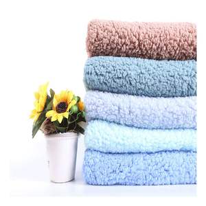 गर्म 180 सेमी शेर्पा फ्लेक्स कपड़े 200 जीएसएम ठोस रंग 100% पॉलिएस्टर एंटी-स्टैटिक और ब्लैकआउट-सर्दियों के घर के लिए - Product Image 4