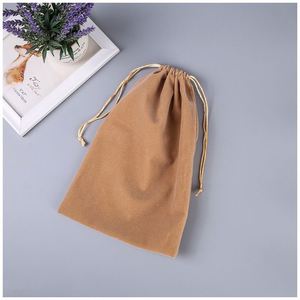 Sacs en velours doux avec logo personnalisé, pochette à cordon avec pompon, pochette à bijoux, sacs cadeaux en daim - Product Image 4