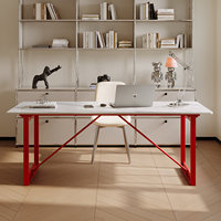 Bureau d'ordinateur moderne et simple pour la maison, le bureau, les petits appartements, la chambre à coucher, surface rectangulaire en métal, table de travail, aucun assemblage requis