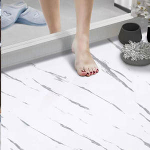 Rollos de vinilo de PVC autoadhesivos para suelo de mármol mate 3D resistente al agua, papel pintado blanco antideslizante para Baño - Product Image 1