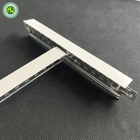 Composants de grille de plafond suspendu en T de 3600 mm/3660 mm, haute résistance, anti-corrosion, avec ligne noire au centre