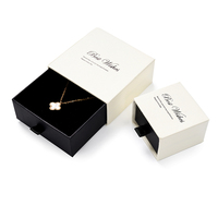 Boîte d'emballage de bagues en carton à tiroir personnalisée boîte à bijoux de luxe en carton blanc pour bracelet et collier avec insert en mousse