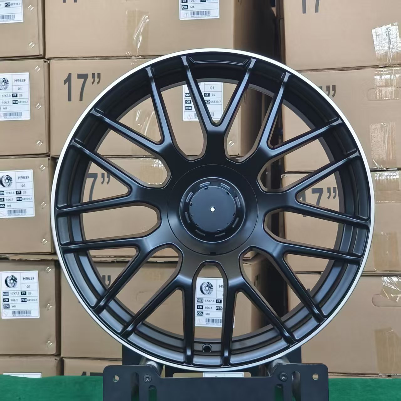 หน้าเครื่องจักรสีดำ