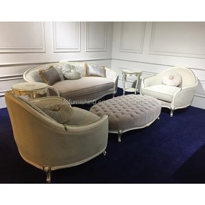 Set di Mobili per Soggiorno di Lusso in Vendita, Divani in Tessuto Stile Rococò Francese Bianco Crema con Finiture Dorate Classiche - Product Image 2