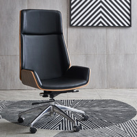 Chaise de bureau en cuir Nordic Joy, blanche, moderne, minimaliste, pivotante, avec accoudoirs et structure en bois, pour réunions à domicile, modèle MR-04A