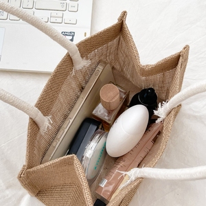 Borsa <span class=keywords><strong>personalizzata</strong></span> monogramma da spiaggia <span class=keywords><strong>con</strong></span> manico eco-friendly per matrimonio borsa regalo in juta - Product Image 4