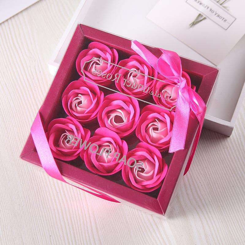 ดอกไม้ 9 ดอกในกล่องสี่เหลี่ยม ชุดหัวใจสีชมพู