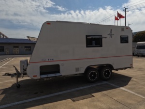 Remolque de Viaje de Aluminio, Casa Móvil Todoterreno, Remolque de Dos Ejes para Campamento Familiar, Caravana para Aventuras al Aire Libre con Cocina y Baño - Product Image 3