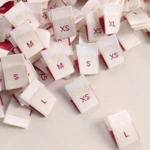 ป้ายเสื้อผ้าทอแบบม้วนตัดด้วยเลเซอร์ ความหนาแน่นสูง เป็นมิตรกับสิ่งแวดล้อม ป้ายทอแบรนด์ส่วนตัวสำหรับเสื้อผ้าและเครื่องประดับแบบกำหนดเอง - Product Image 2