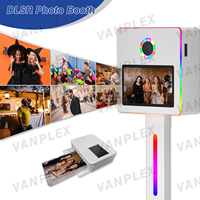 Cabina de Fotos Selfie DSLR de 15.6 Pulgadas |   Cabina de Impresión Instantánea con Cámara, Pantalla Táctil Interactiva y Cuerpo Metálico Tipo Avión |   Logotipo Gratuito