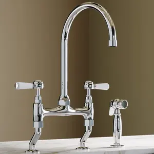 Klassischer vintage-Brücken-Wasserhahn aus Goldmessing mit zwei Griffen Küchenspüle-Wasserhahn für Küche Brücke-Spüle-Mischer