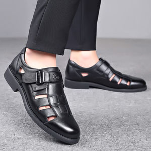 Chaussures habillées plates en <span class=keywords><strong>cuir</strong></span> PU pour hommes d'affaires Sandales creuses d'été avec semelle souple antidérapante personnalisable pour les personnes âgées - Product Image 1
