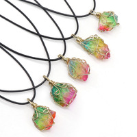 Pendentif en cristal de guérison des chakras HY Wholesale, pierres brutes colorées arc-en-ciel, bijoux