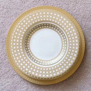 Juego de Vajilla de Porcelana Europea Dorada de 33 Piezas, Platos de Porcelana, Más Vendido - Product Image 6