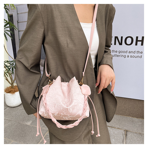 Nuevo Bolso de Hombro Cruzado de Diseño Exclusivo Inspirado en el Qipao Retro de Moda, Colección Verano 2025 Estilo Chino Guofeng - Product Image 5