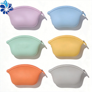 Sac cosmétique en silicone grande capacité avec fermeture éclair, organiseur de toilette portable de voyage, pochette de maquillage couleur unie - Product Image 5