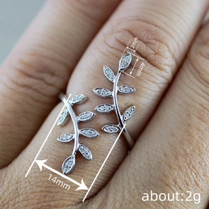 Anello da Donna Regolabile a Forma di Foglia Marquise, Design di Nicchia - Product Image 3