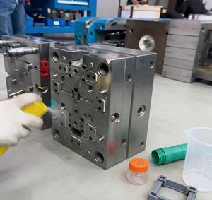 प्लास्टिक ओम इंजेक्शन भागों निर्माता-आईएसओ प्रमाणित ईसे अनुकूल टिकाऊ उत्पाद - Product Image 3