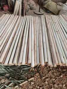 <span class=keywords><strong>Balai</strong></span> <span class=keywords><strong>professionnel</strong></span> en bois naturel avec poils en <span class=keywords><strong>caoutchouc</strong></span> souple, design portable, outil de nettoyage de sol écologique - Product Image 4