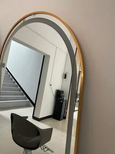 Nouvelle Arrivée Grand <span class=keywords><strong>Miroir</strong></span> Mural <span class=keywords><strong>LED</strong></span> Doré pour Salon de Coiffure et Maquillage, Mobilier de Salon de Beauté - Product Image 2