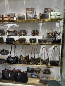 Wholesale China Brand New High Quality Luxury Designer Tote <b>Bags</b> Women's Shoulder <b>Bags</b> Zipper Closure Two Handles Waterproof PU - Product Image 2