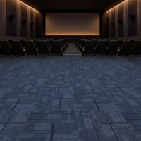 Carrelage de moquette moderne en PP, adapté aux animaux domestiques, 50x50cm, tufté, avec support bitumé pour usage commercial