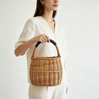 Sac seau tressé en paille naturelle fait main Zeyu pour femme, sac à main en rotin avec poignée supérieure pour le shopping quotidien, sac panier ovale en paille tressée ODM
