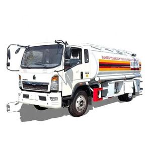 Prix d'usine Sinotruk Howo 4x2 Camion-citerne léger mini 8000 litres pour la vente - Product Image 1