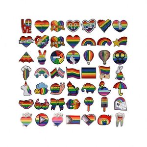 批发骄傲帽徽章定制印花金属硬珐琅别针彩虹胸针桃色爱心别针翻领标签带骄傲标志 - Product Image 1