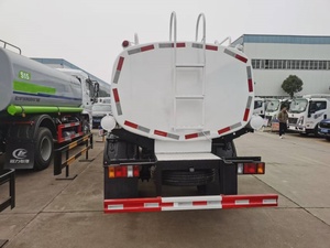 Camión Cisterna de Agua ISUZU de 5000 Litros 4x2 con Motor Diésel, Sistema de Rociadores y Carro de Riego - Product Image 6
