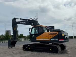 รถขุดไฮดรอลิก Hyundai รุ่น 225LC-9S จากเกาหลีใต้ พร้อมมอเตอร์ปั๊มเครื่องยนต์ - ประสิทธิภาพการทำงานสูง สภาพการทำงานเยี่ยม มีสินค้าในสต็อก - Product Image 5
