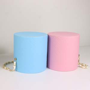 Caja de flores redonda de cuero Pu acolchado de diseño novedoso moderno para floristería de lujo Rose Shipping - Product Image 5