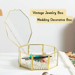 Caja de Joyería Hexagonal Clásica de Vidrio con Marco de Metal Dorado, Exhibidor Transparente para Recuerdos, Organizador de Joyas para Mujer - Product Image 4