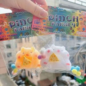 Jouet anti-stress extensible et compressible Mochi Squishy en TPR, mignon, Kawaii, Mini Hamster, Chat au fromage, Animal à pincer - Product Image 2