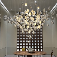 Zhongshan Custom Lights Suspension de plafond de style floral de l'usine Lampe suspendue pour hall intérieur Lampes suspendues décoratives Forme longue